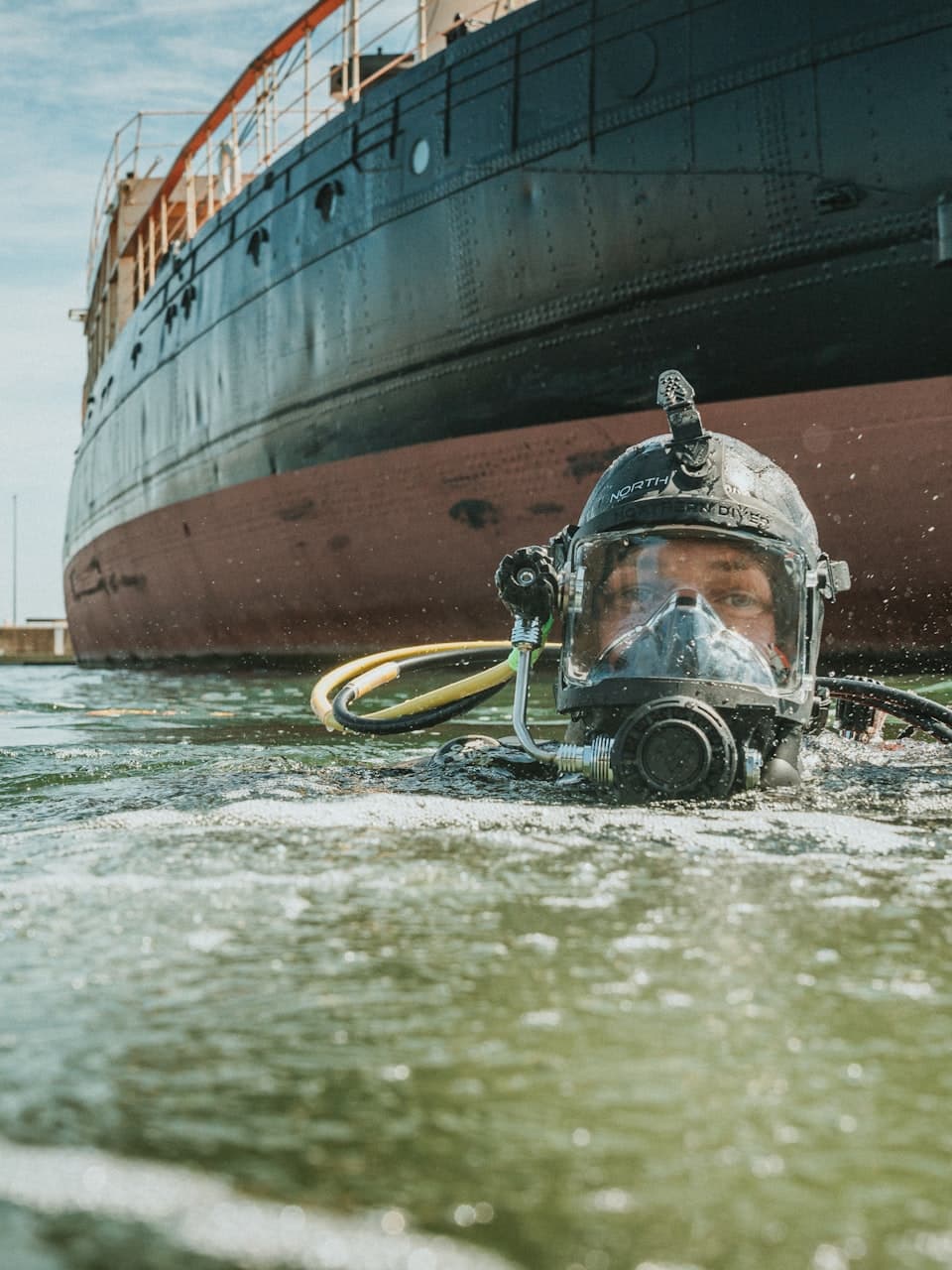 Underwater hull monitoring